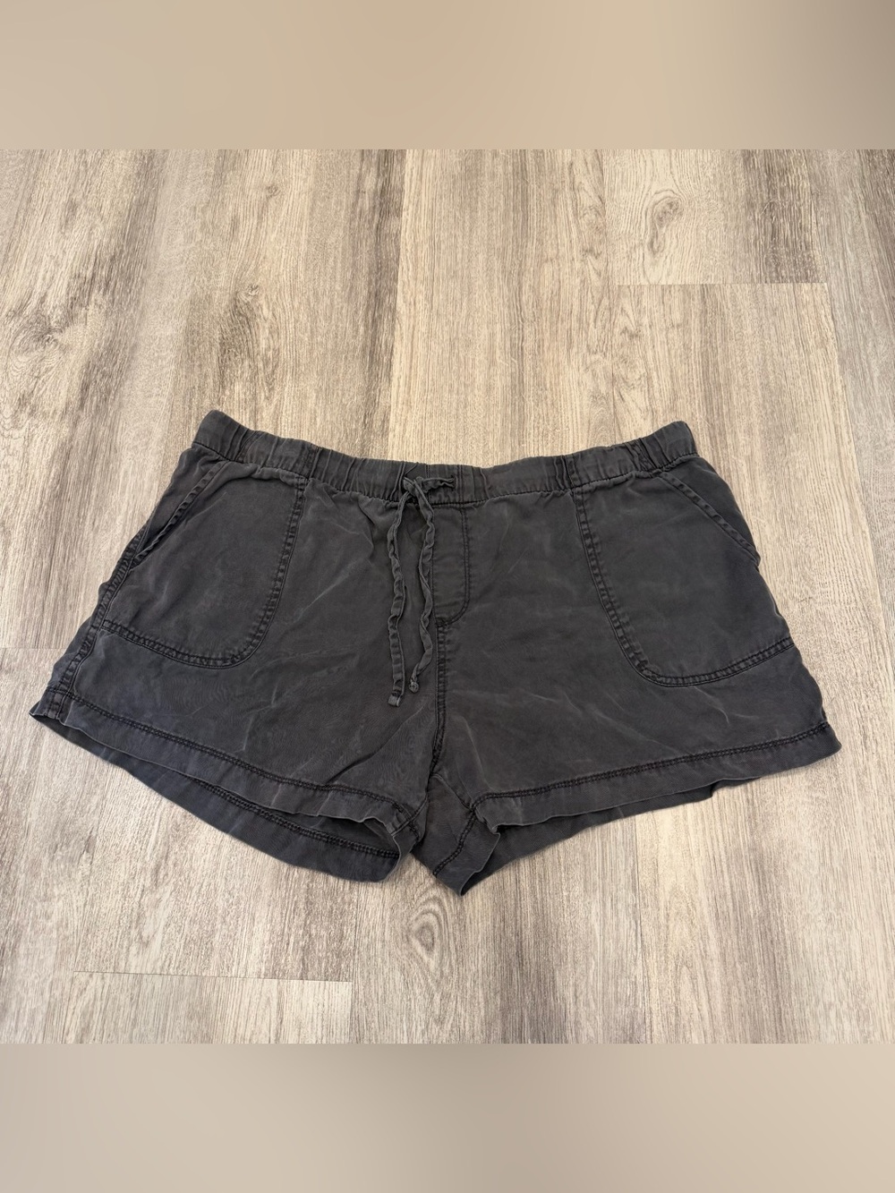 Gap Charcoal Gray 100% Lyocell Pull-On Drawstring Shorts‎ Size XL